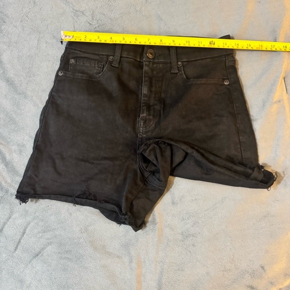 American Eagle Outfitters Black Jean Shorts High-Waisted Raw Hem
#1060 - Picture 3 of 7